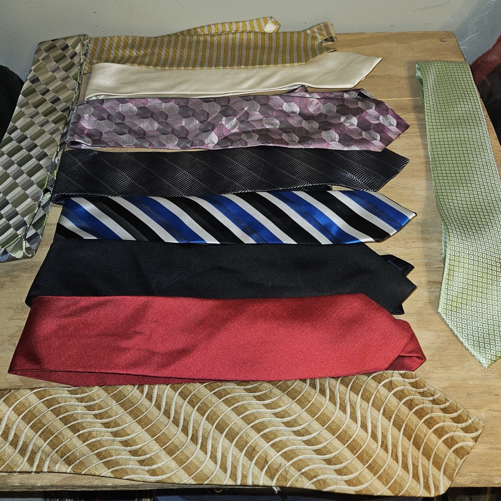 Elegant Men's Tie Collection - Assorted Colors